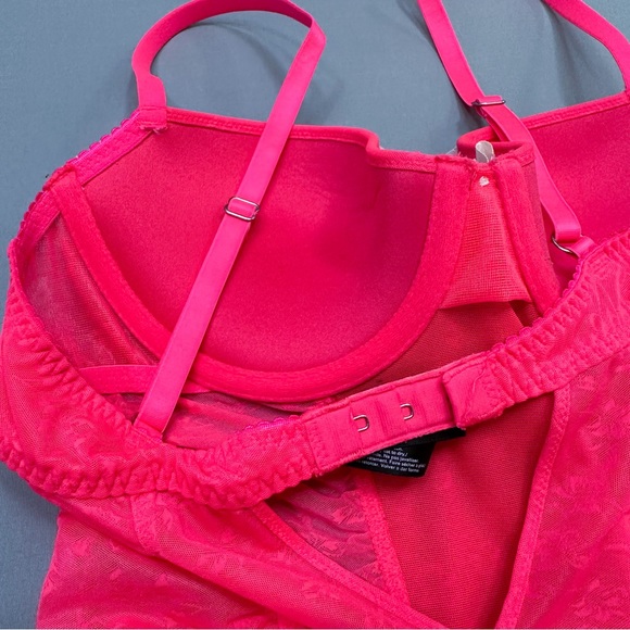 Victoria’s Secret pink and cream lacy chemise lingerie, 34B. - Picture 5 of 7